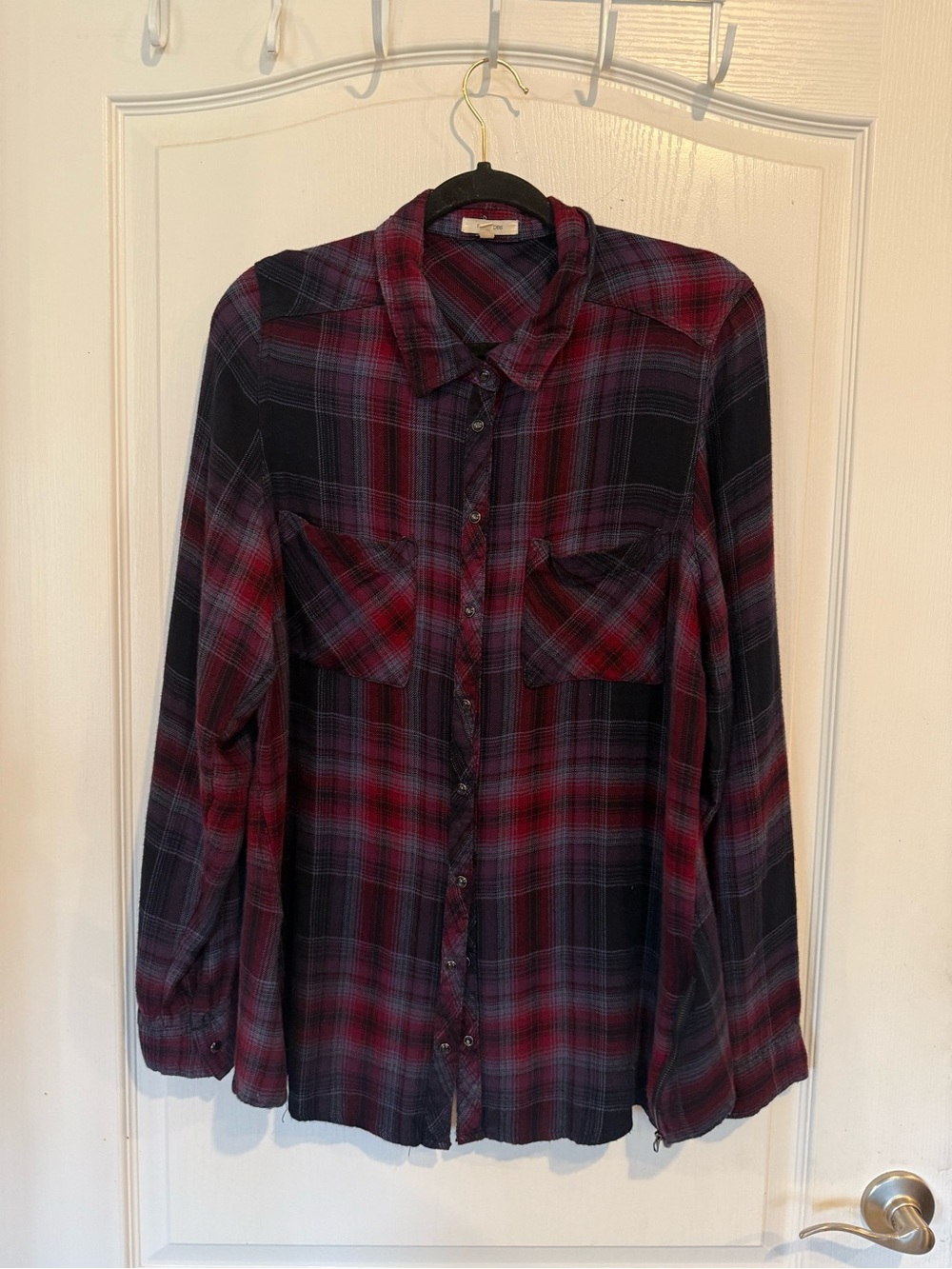 Maurices dark purple maroon plaid button up long-sleeve flannel shirt size XL